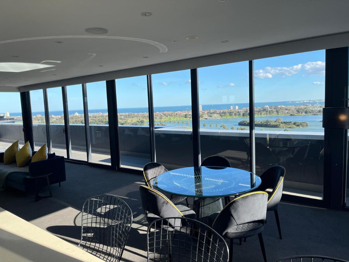 Hotel The Kinson Melbourne City Exterior foto The view from the penthouse